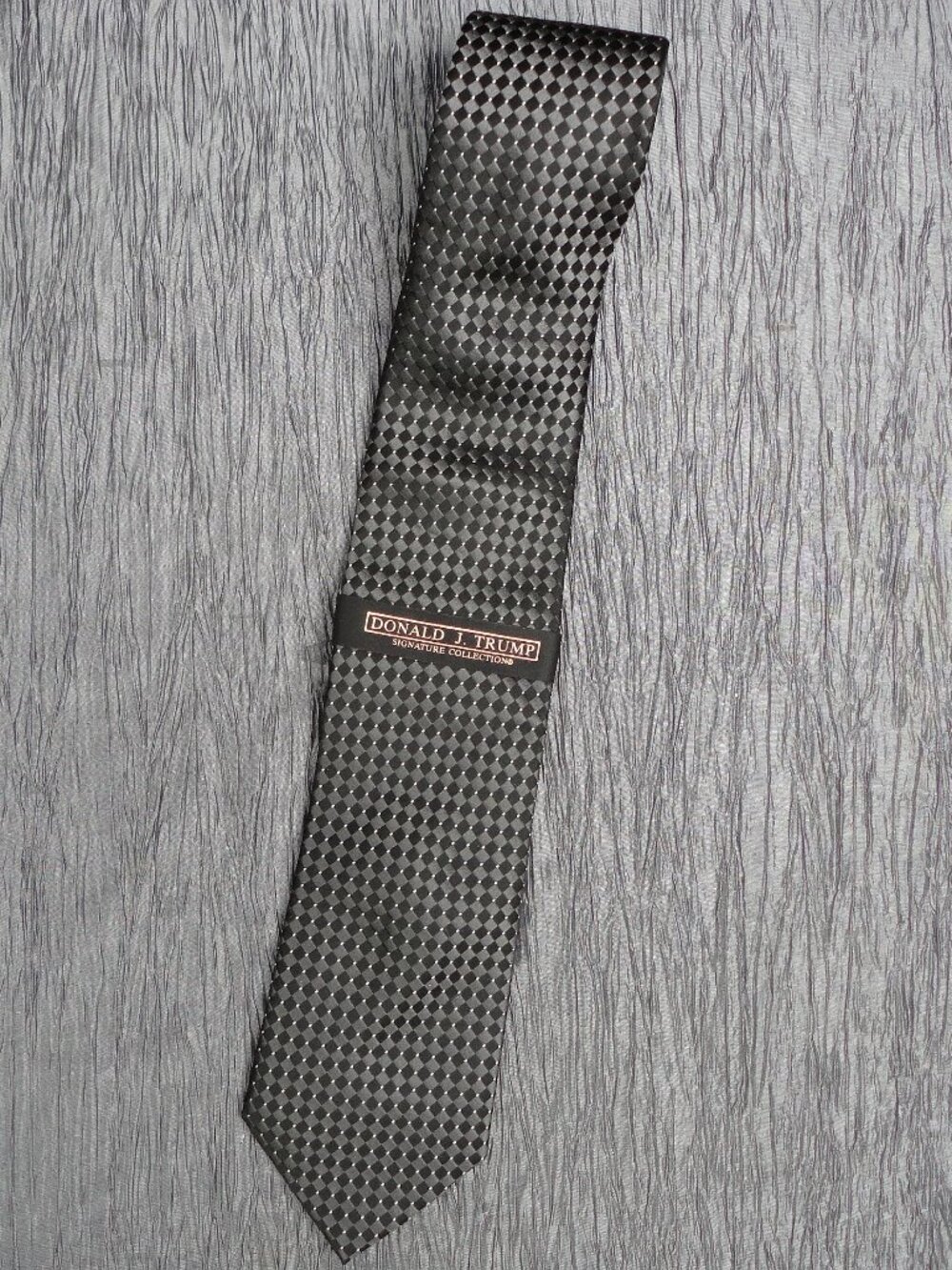 NWT Donald J Trump Collection Black cross-check 100% silk men's designer tie